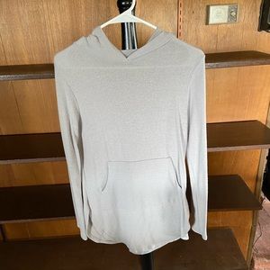 Light weight pullover sweater